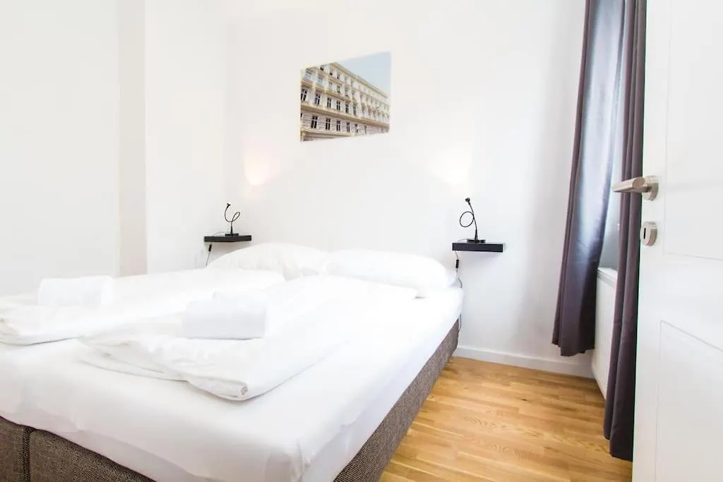 Apartment Lainzer Strasse Vienna